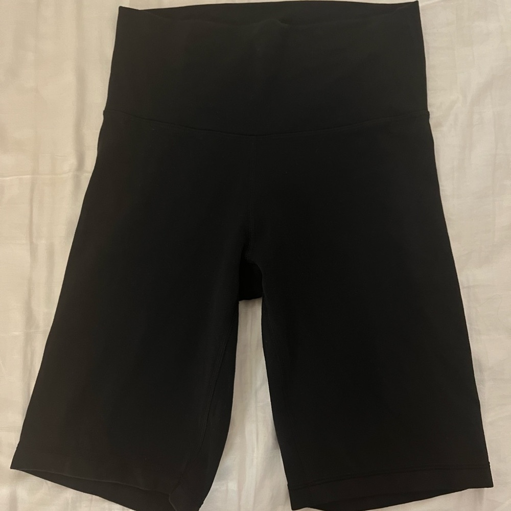 Aritzia TNA BUTTER biker shorts